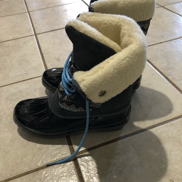Snow boots - Picture 2 of 3